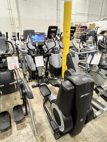Life Fitness Discover SI 95x Elevation Elliptical-USED