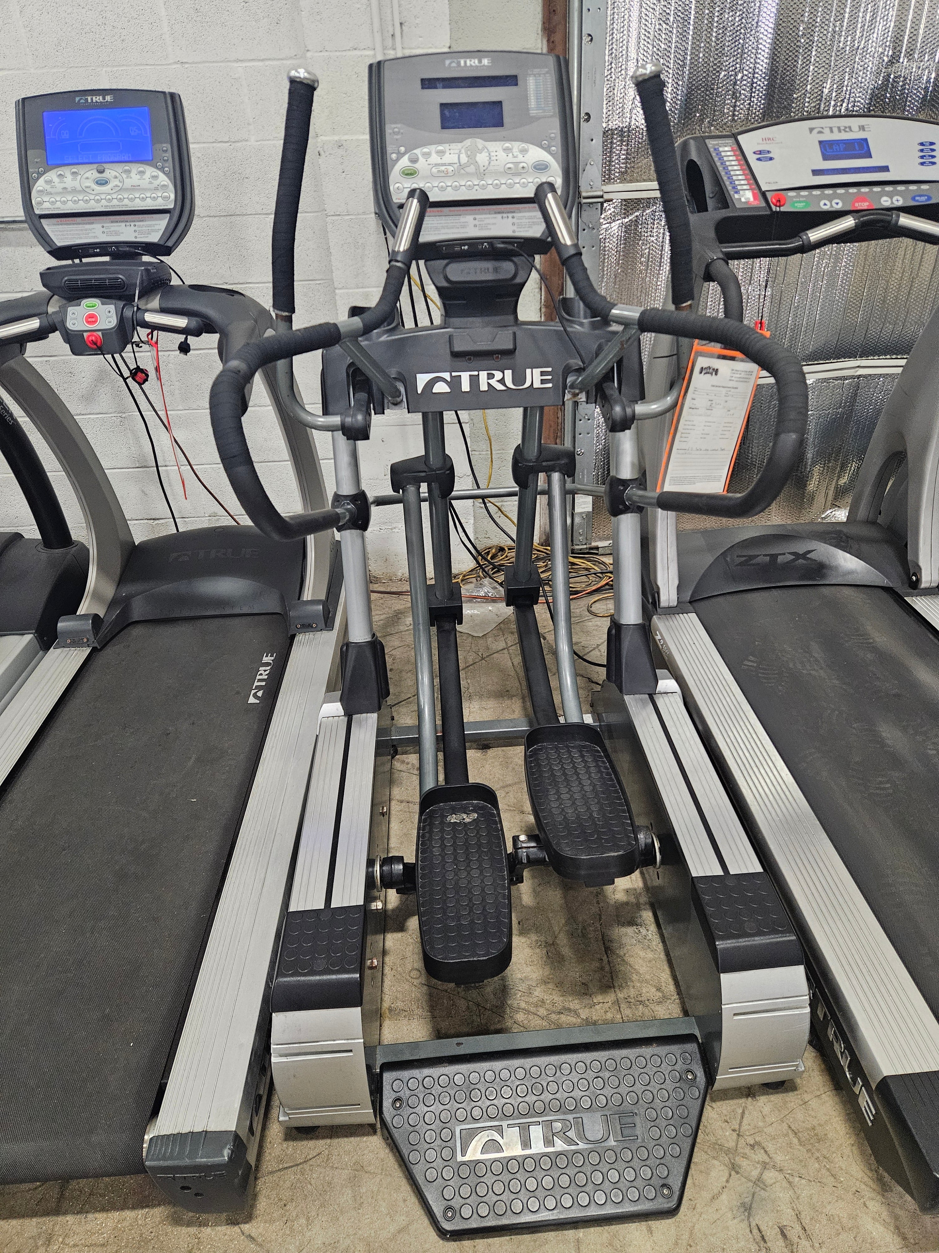 True Elliptical Old Elliptical True Fitness CS800 Elliptical Used