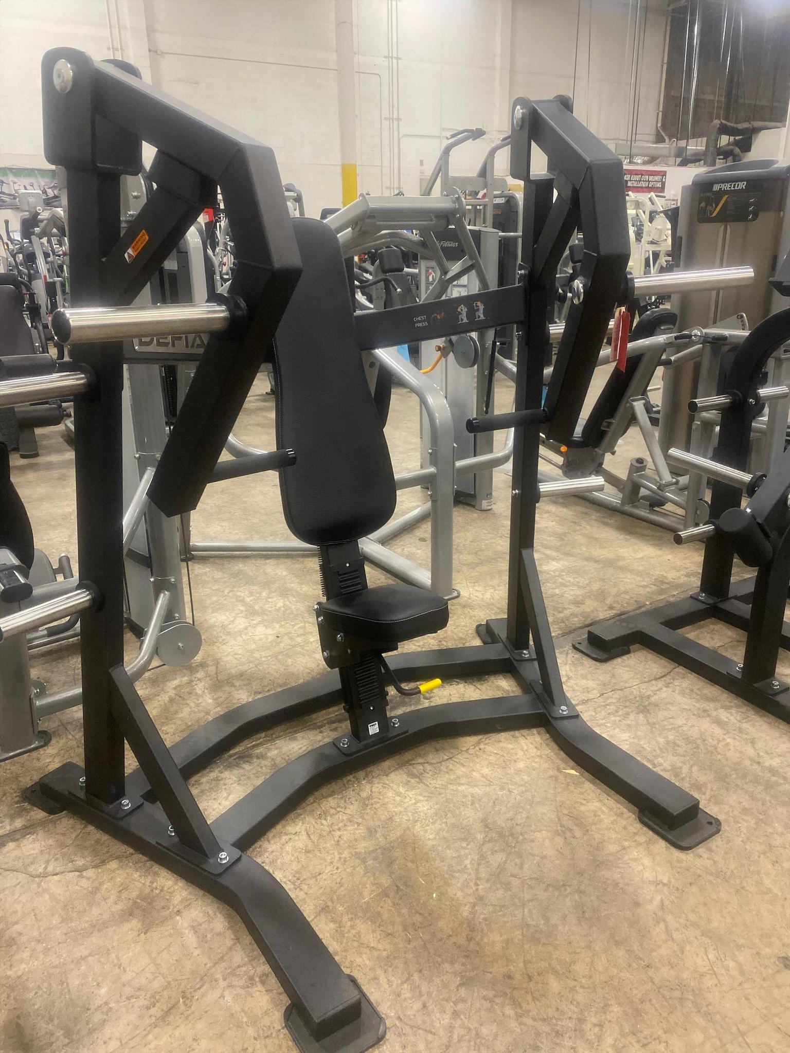 Defiant Iso-Lateral Vertical Chest Press DS-1000 – Show Me Weights ...