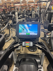 Life Fitness Discover SE 95T Elevation Treadmill-Used