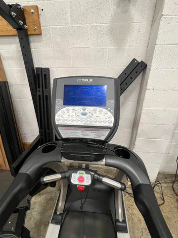 True CS550 Treadmill-USED
