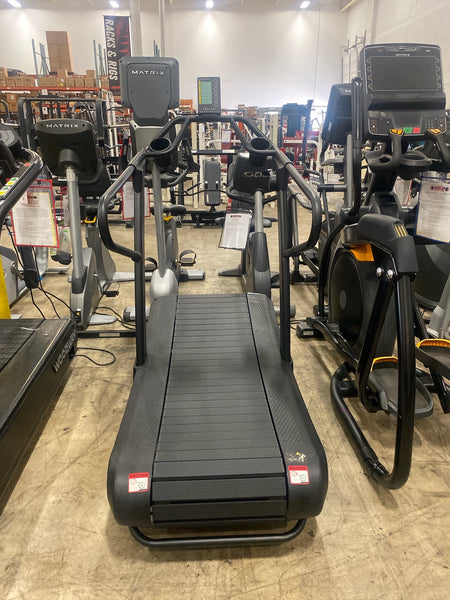 Cascade Ultra Runner Curved Treadmill - USED