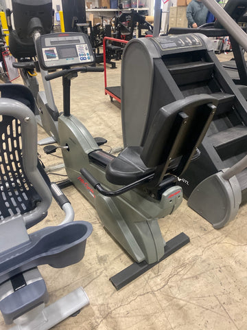 Life Fitness 9100 Dove Tail Recumbent Bike - Used