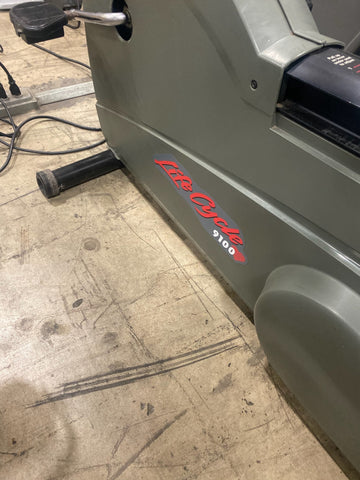 Life Fitness 9100 Dove Tail Recumbent Bike - Used