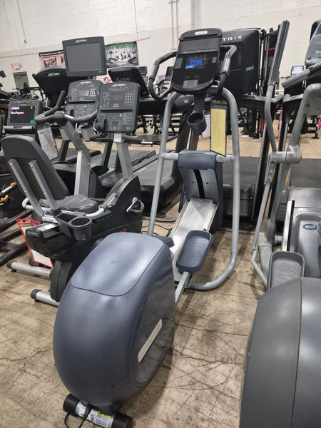 Precor EFX 423 Fixed Arms Elliptical w/ Crossramp - USED